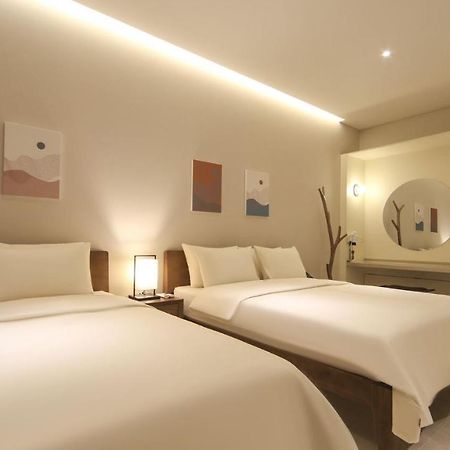 Hermon Hotel Gimhae Bagian luar foto