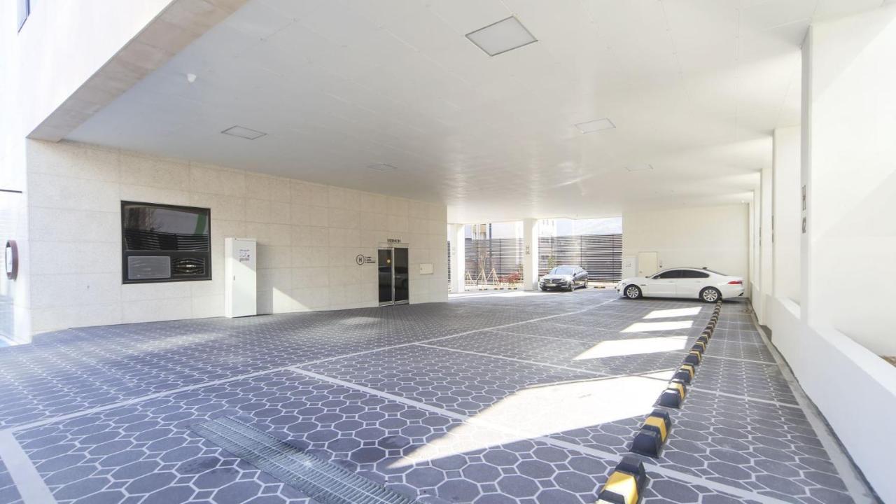 Hermon Hotel Gimhae Bagian luar foto