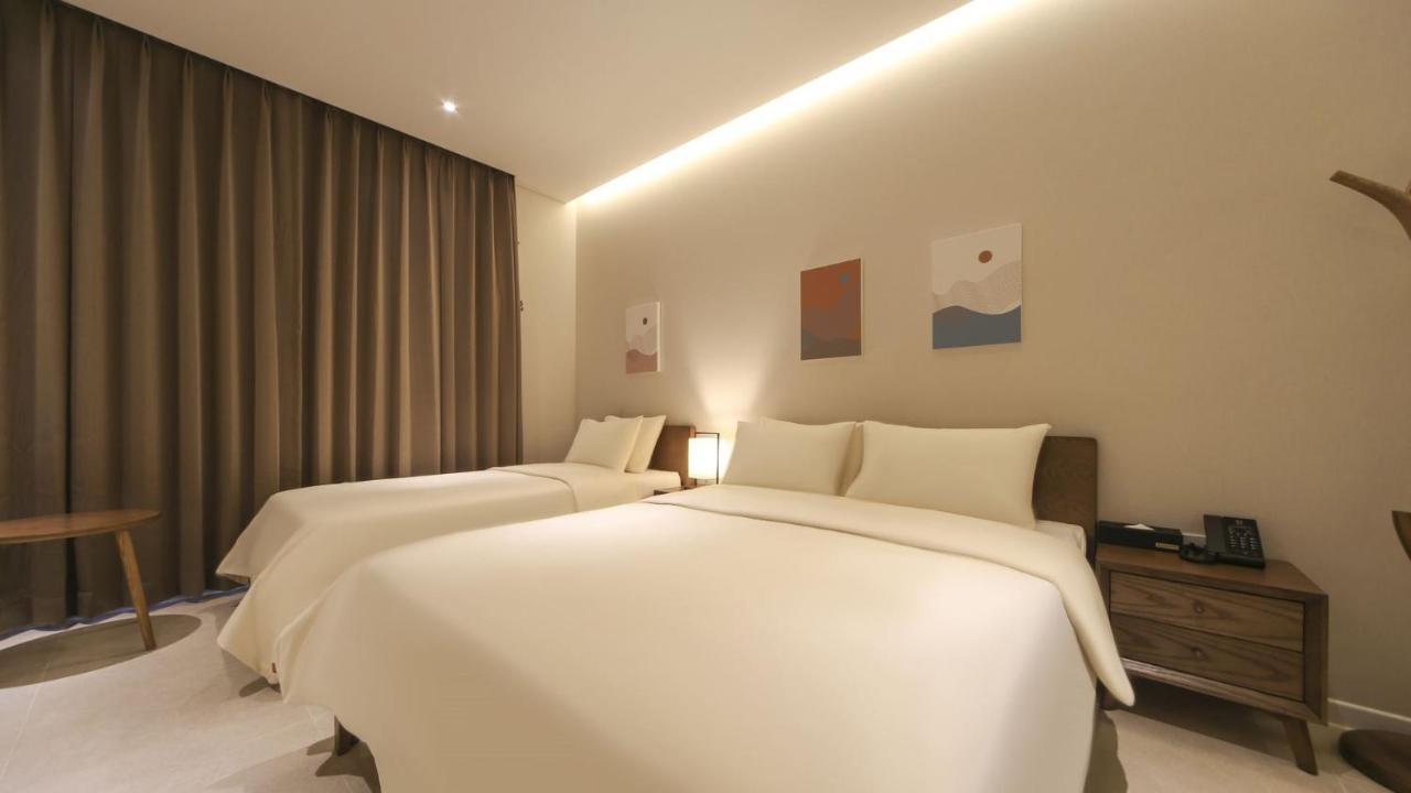 Hermon Hotel Gimhae Bagian luar foto