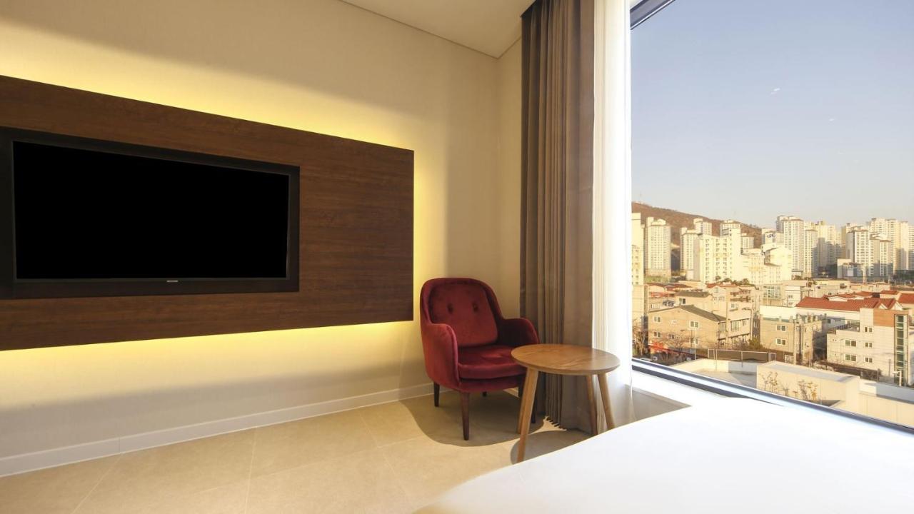 Hermon Hotel Gimhae Bagian luar foto