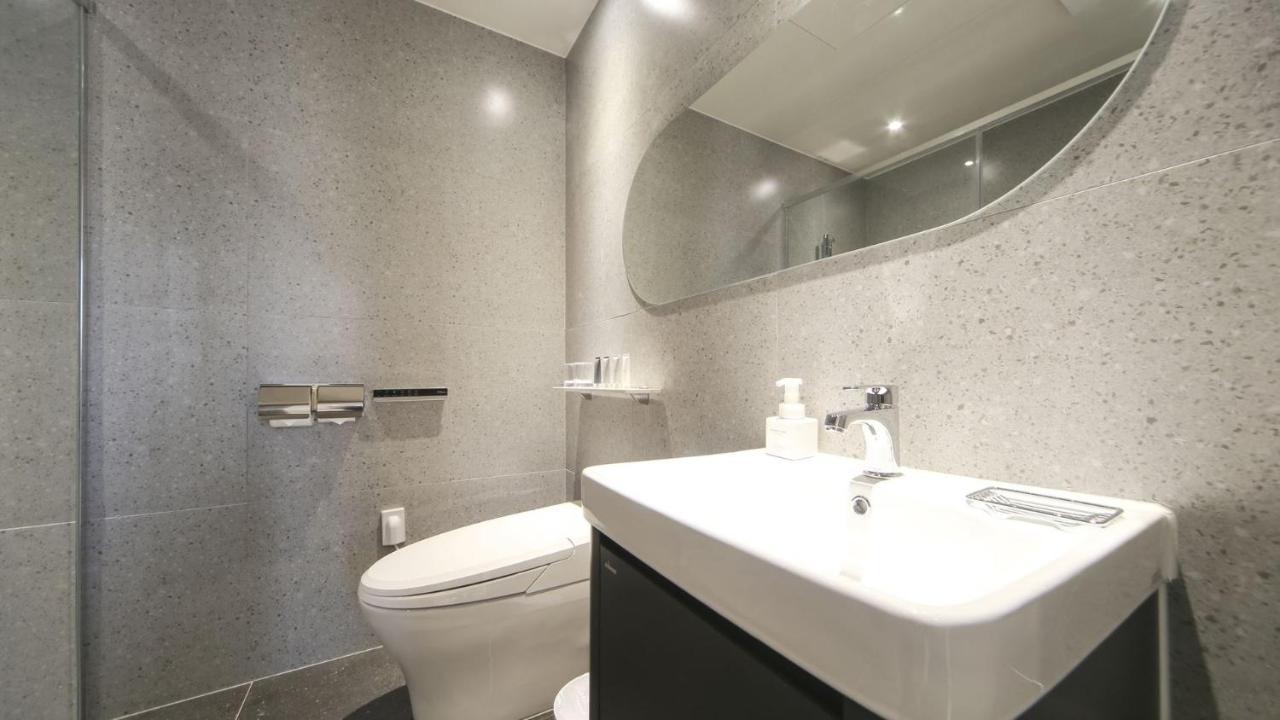 Hermon Hotel Gimhae Bagian luar foto