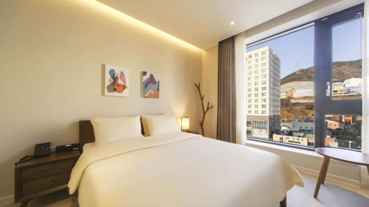 Hermon Hotel Gimhae Bagian luar foto