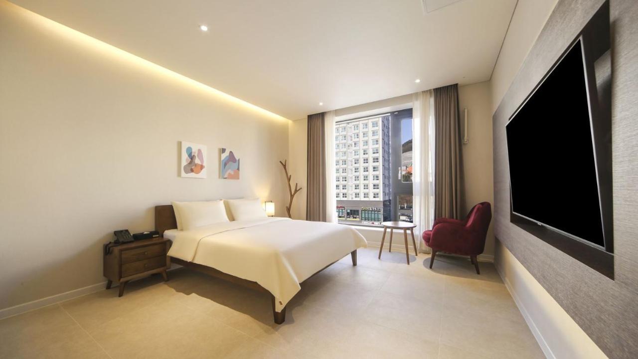 Hermon Hotel Gimhae Bagian luar foto