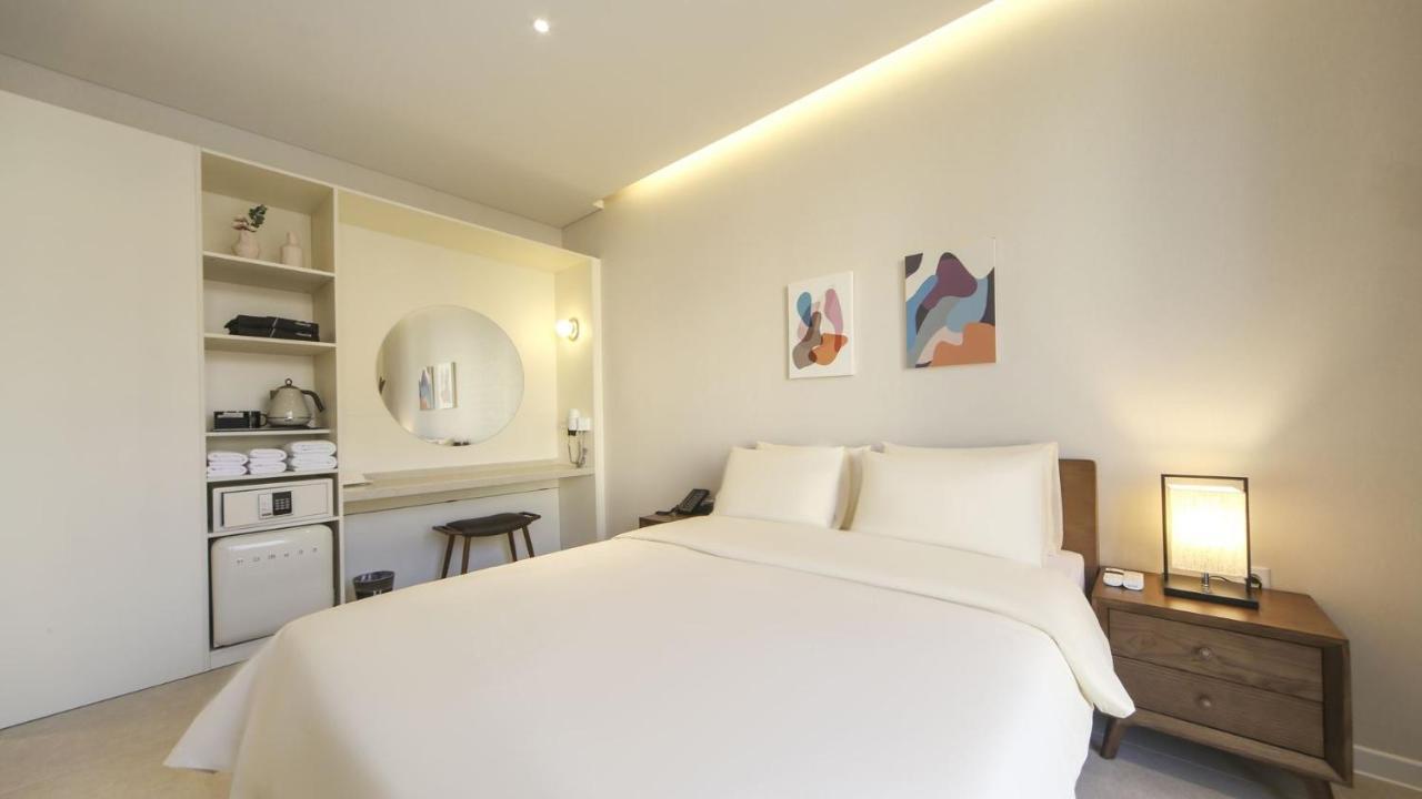 Hermon Hotel Gimhae Bagian luar foto