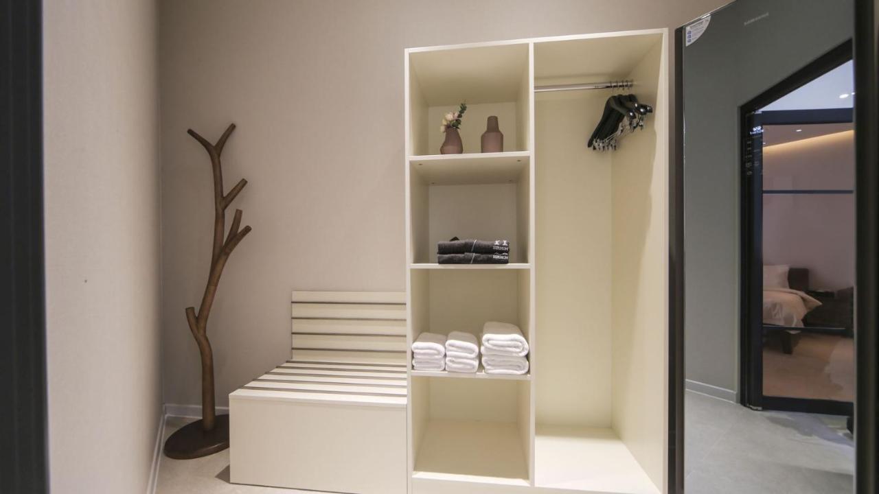 Hermon Hotel Gimhae Bagian luar foto