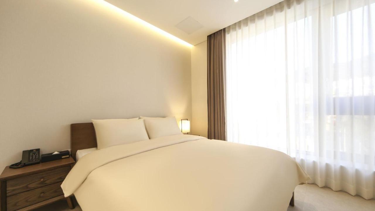 Hermon Hotel Gimhae Bagian luar foto